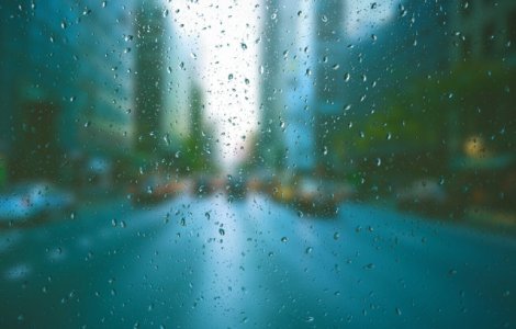 Cod GALBEN de ploi torentiale in peste jumatate de tara. Capitala, vizata incepand de miercuri seara