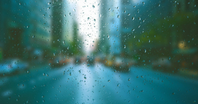 Cod GALBEN de ploi torentiale in peste jumatate de tara. Capitala, vizata incepand de miercuri seara