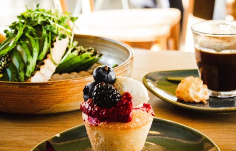 Nutritionist: Nu carbohidratii prezenti natural in alimente sunt periculosi, ci zaharul rafinat adaugat suplimentar intr-un produs!