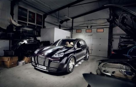 Un Porsche Cayenne tunat de romani!