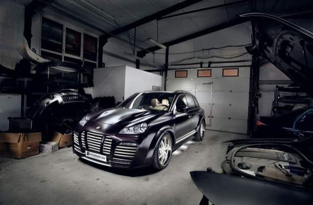 Un Porsche Cayenne tunat de romani!