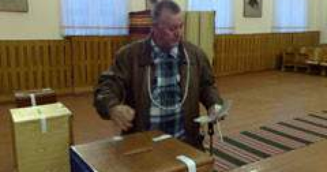 The Guardian: Referendumul din Romania este un test al democratiei