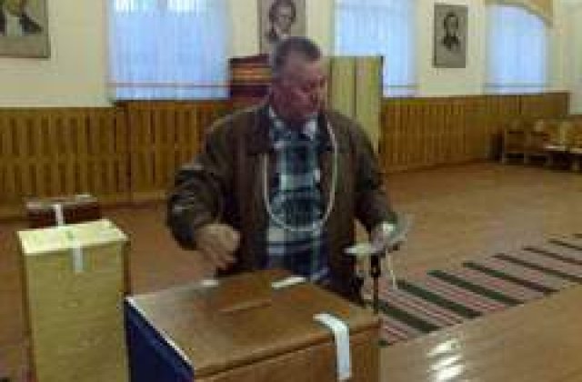 The Guardian: Referendumul din Romania este un test al democratiei