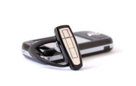 Facebook si HTC vor sa lanseze un smartphone propriu la jumatatea anului 2013