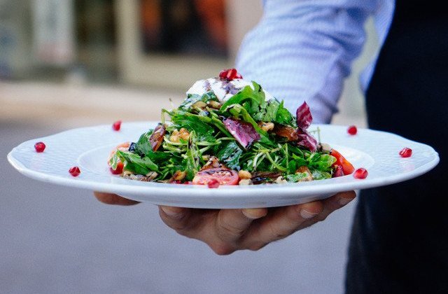 Alimentatia, o pista de explorat in tratarea mai eficienta a cancerului