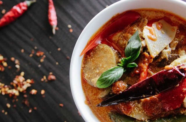 Studiu: Alimentele iuti pot creste riscul de dementa