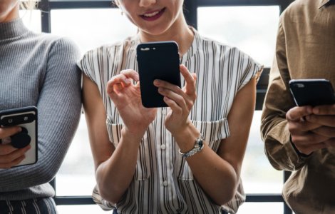 Studiu: Jocurile pe telefonul mobil calmeaza stresul mai repede decat aplicatiile de mindfulness