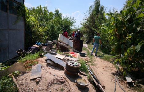 G4Media: Oasele ridicate de la casa lui Gheorghe Dinca apartin unei fete cu varsta intre 12 si 17 ani