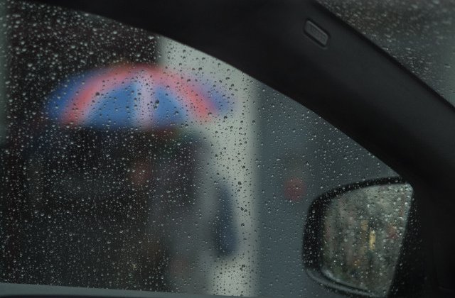 Vremea in weekend: Cod GALBEN de ploi torentiale in cea mai mare parte a tarii