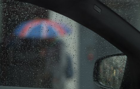 Vremea in weekend: Cod GALBEN de ploi torentiale in cea mai mare parte a tarii