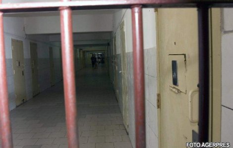 Batalie pentru job la puscarie