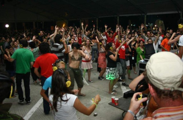 Funkstar De Luxe mixeaza la Silent Disco, in Bucuresti