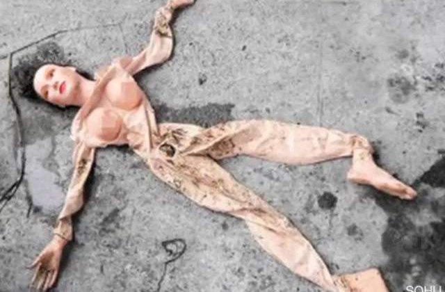 De cati chinezi este nevoie pentru a salva o papusa gonflabila?