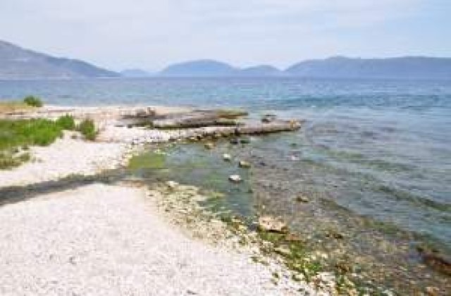 Grecia atrage din ce in ce mai putini turisti straini