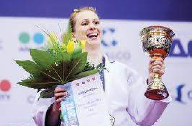 Alta victima a conflictului politic: Alina Dumitru, atacata si jignita