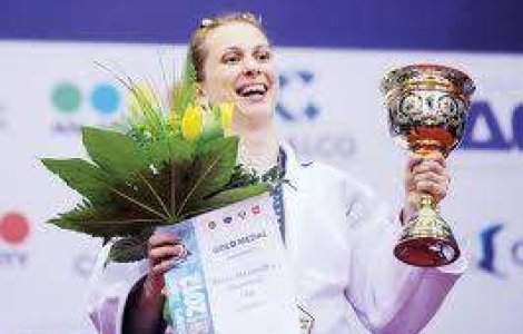 Alta victima a conflictului politic: Alina Dumitru, atacata si jignita