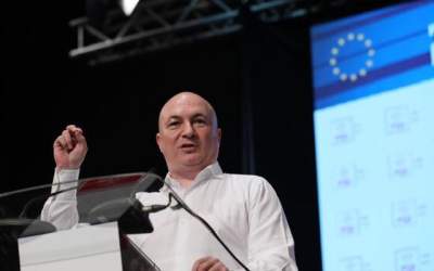 Codrin Stefanescu: Monstrii...