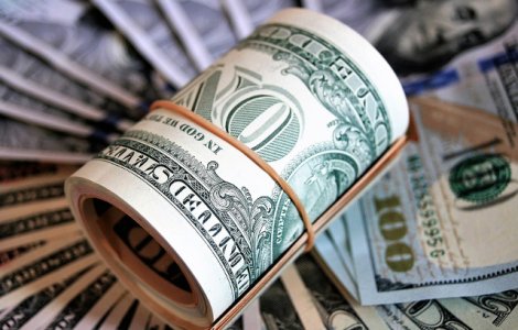 Circa 23.000 de dolari, aruncati din greseala la gunoi, recuperati de angajatii unui centru de reciclare