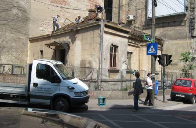 Demolari ilegale in zone cu imobile protejate