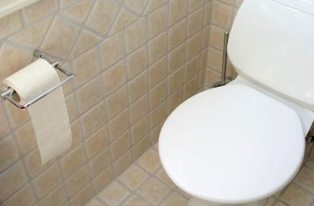 Toaleta care ii face pe barbati sa ingenuncheze