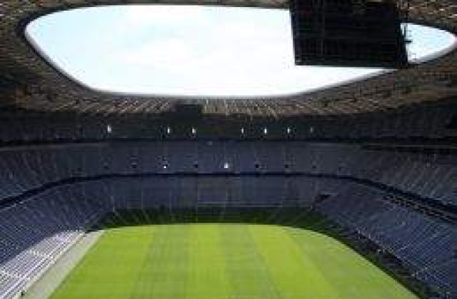 Gazonul de la National Arena este distrus