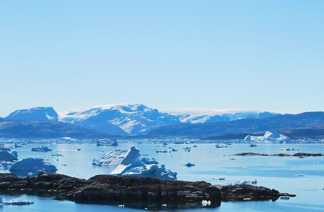12.5 miliarde de tone de gheata s-au topit in Groenlanda, intr-o singura zi, dupa valul de caldura care a lovit zona