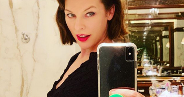 Milla Jovovich asteapta al treilea copil: "Am avut sentimente care au oscilat intre bucurie completa si groaza totala"