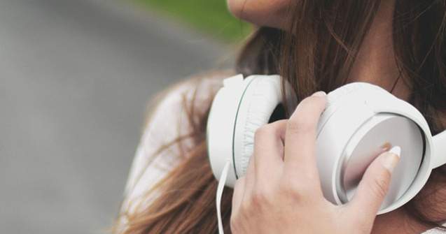 Casti bluetooth on-ear: muzica la calitate mare pentru orice buget