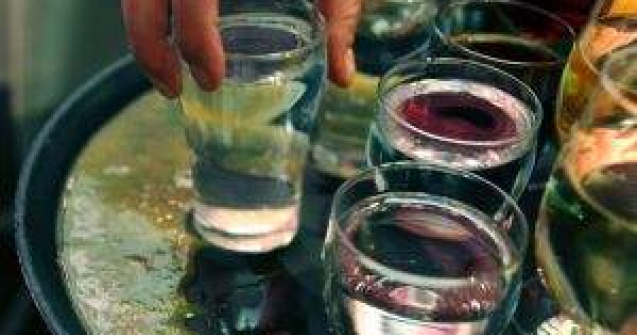 Consumul de alcool ii face pe oameni sa se creada mai atragatori