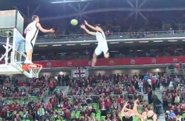 [VIDEO] Show acrobatic in Bucuresti: Rotiri de 1080 de grade in aer