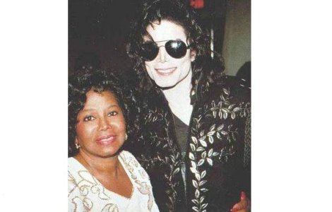 Katherine Jackson este din nou tutore pentru copiii lui Michael