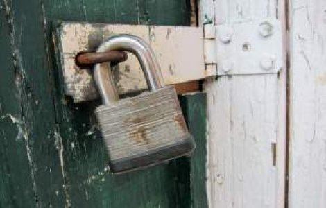 BEC si-a suspendat activitatea, pana la pronuntarea CC