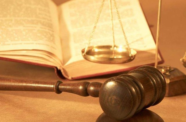 Decizia CCR privind referendumul a fost modificata "pe ascuns"