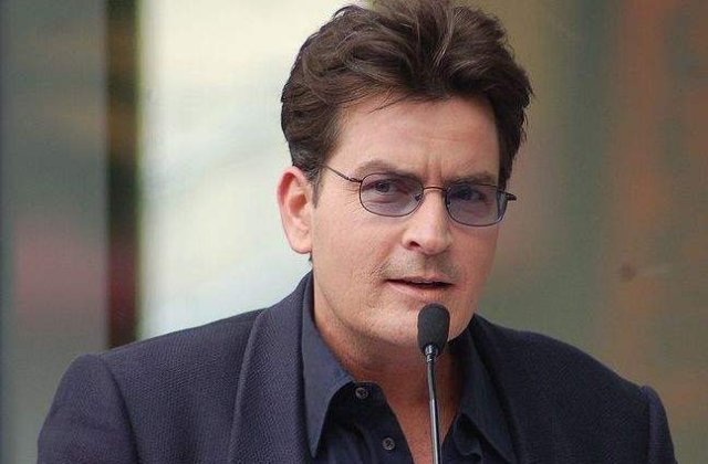 Charlie Sheen si Lindsay Lohan, impreuna in "Scary Movie 5"
