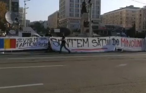 Manifestantii din Iasi au plecat cu masinile spre mitingul din Capitala: "Ne-am pregatit si fizic si psihic"/ VIDEO