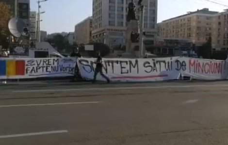 Manifestantii din Iasi au plecat cu masinile spre mitingul din Capitala: "Ne-am pregatit si fizic si psihic"/ VIDEO