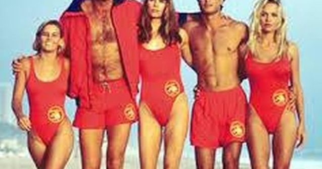 Un documentar despre succesul serialului "Baywatch" va fi realizat cu distributia originala