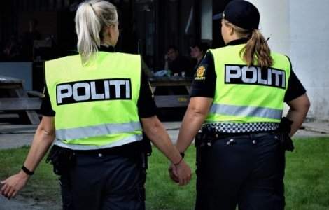 Atacatorul de la moscheea din Norvegia, suspectat ca si-a ucis sora vitrega in varsta de 17 ani