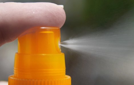 Medic dermatolog: Nu stati la soare intre orele 11:00-16:30. Aplicati creme cu factor de protectie mare