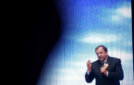 Flutur: Mircea Geoana si Crin Antonescu au devenit &#39;mori de macinat vorbe&#39;