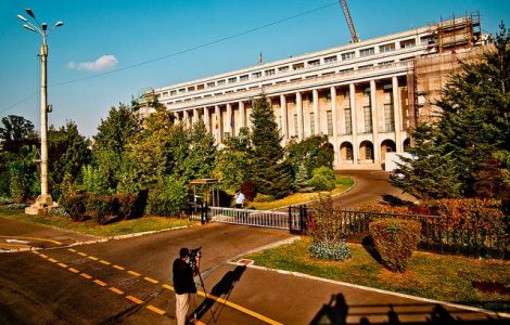 USL face schimbari: Corlatean la Externe si un tehnocrat la Justitie