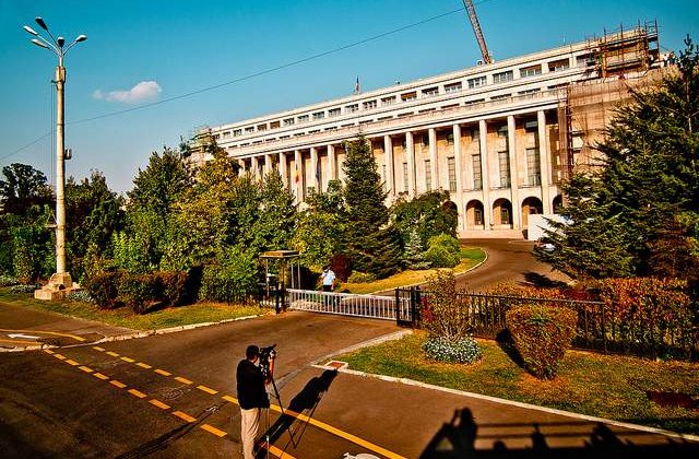 USL face schimbari: Corlatean la Externe si un tehnocrat la Justitie