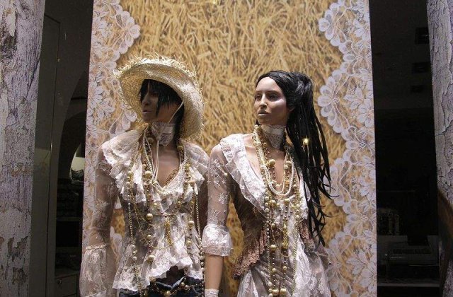 Diavolul inca se imbraca de la Prada... si aduce venituri mari