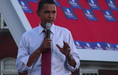 Obama: Romney fura de la saraci pentru a da bogatilor