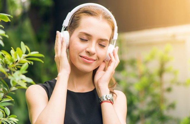 Anularea zgomotului ambiental - Casti cu noise cancelling activ sau pasiv?