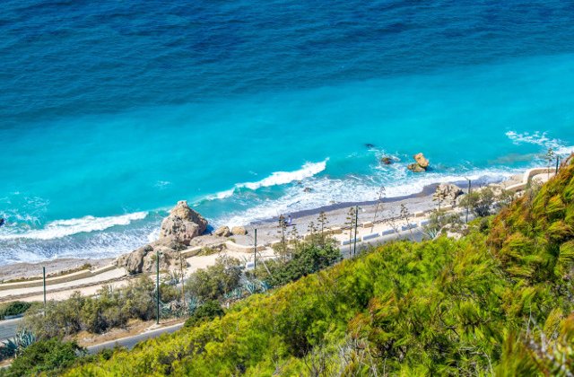 Sute de romani, blocati pe o insula din Grecia. Feriboturile care asigurau transportul pe continent s-au stricat