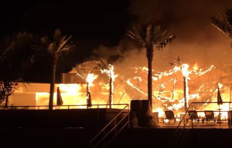 Un incendiu a izbucnit intr-un club din Mamaia / VIDEO