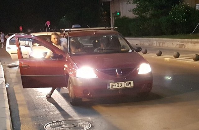 Wall-street.ro: Femeie trasa de par si bagata cu forta in masina, in centrul Capitalei