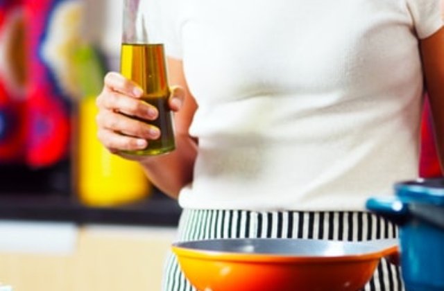 Gateste sanatos: 10 cele mai bune uleiuri de folosit in bucatarie