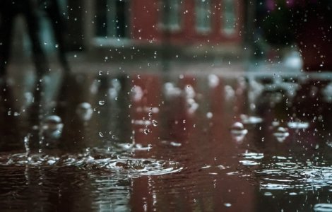 32 de judete, sub cod GALBEN de ploi torentiale si vijelii. Disconfort termic in Bucuresti